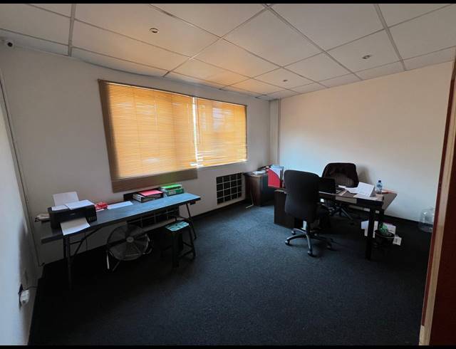 204M² WAREHOUSE TO LET IN STRIJDOMPARK